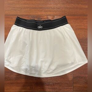 ALO White And Black Tennis Skirt Women’s Size Xs